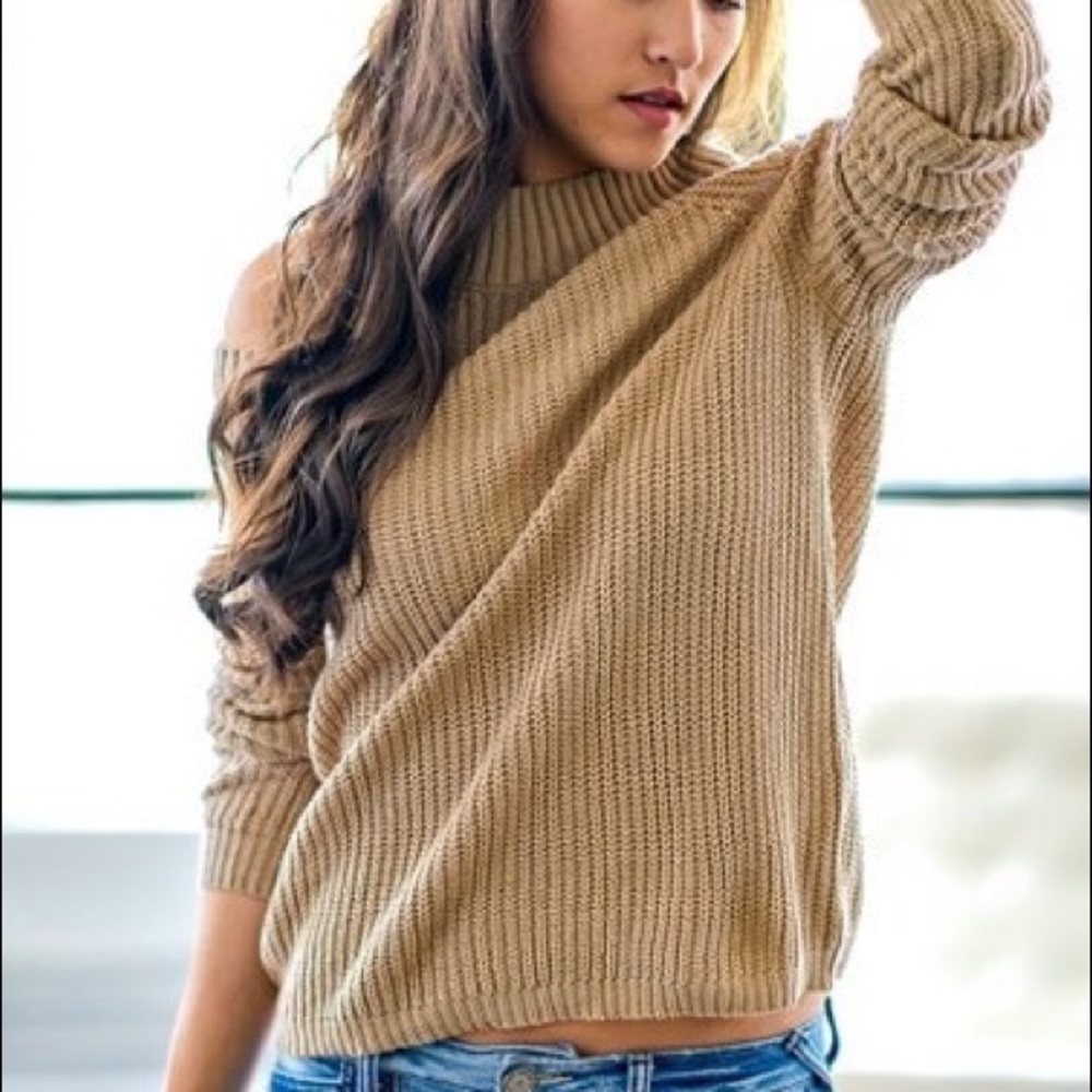 🍂 Beige Cut-Out Shoulder Sweater - Picture 2 of 4